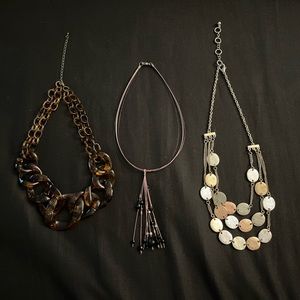 Bundle of 3 vintage necklaces